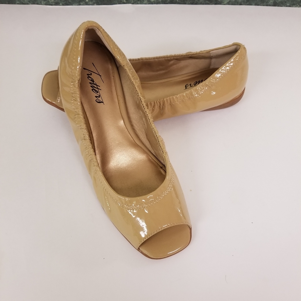 Trotters flats size 6, NWOT